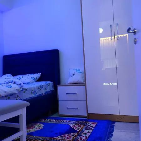 Kamez, Tirana * Kamez